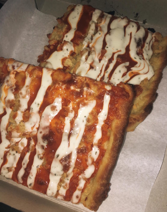 Buffalo+Chicken+pizza+at+Pinocchios+Pizza+%26+Subs+in+Harvard+Square.